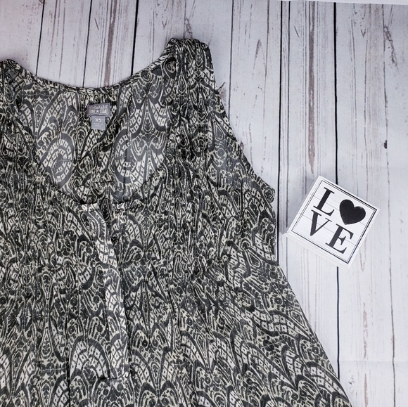 Converse Dark Green/White Sheer Flowy Tank Blouse - Picture 2 of 4